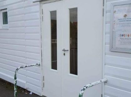 white door set